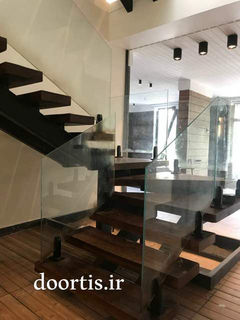 نرده شیشه ای پله