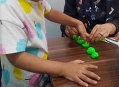 دست ورزی کودک فلج مغزی