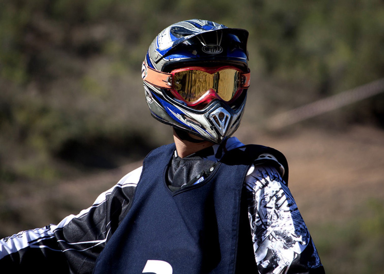 عینک کراسی از مهمترین تجهیزات موتورسواری