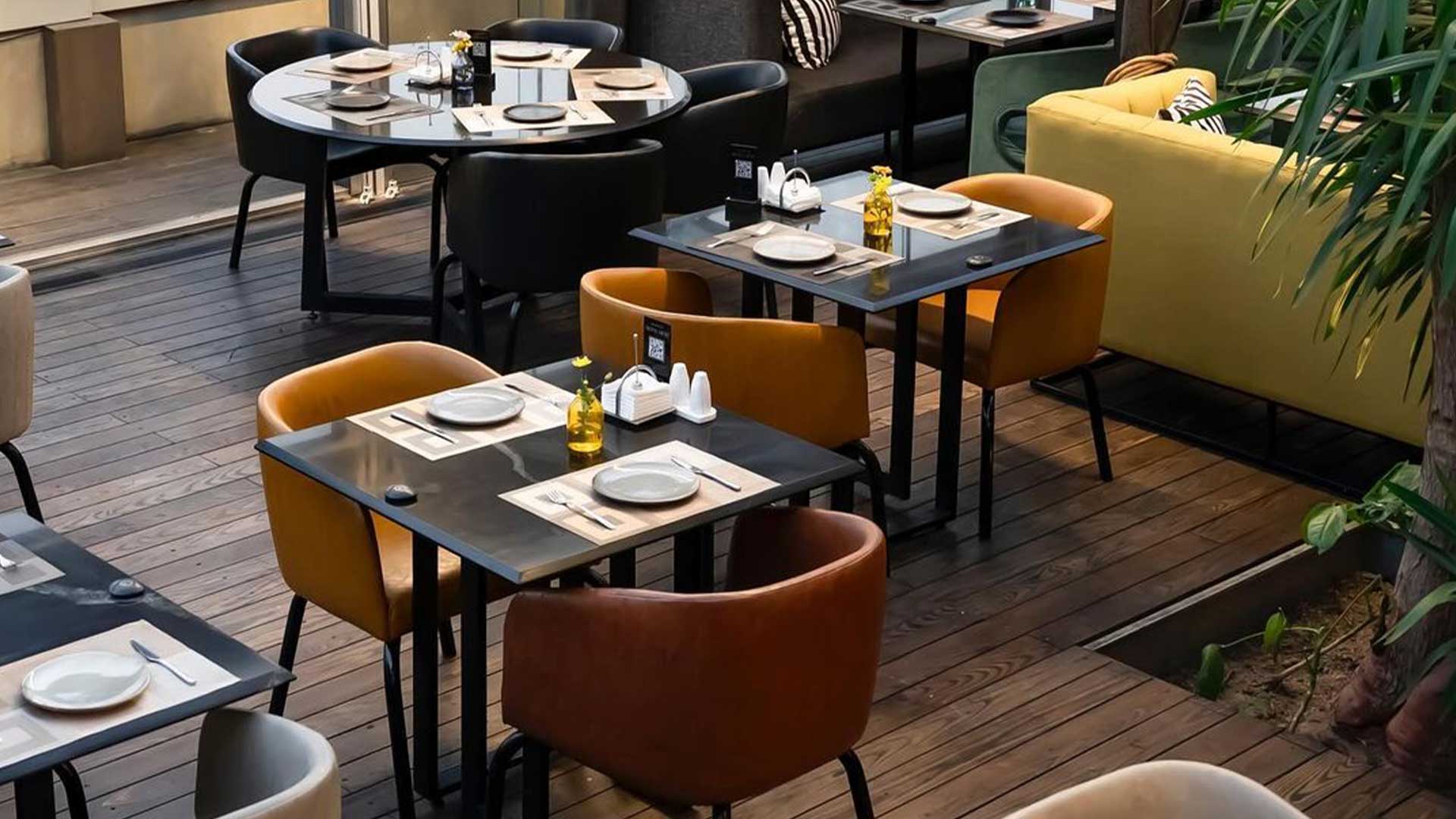 چرا علی دایی با چند کافه موفق است