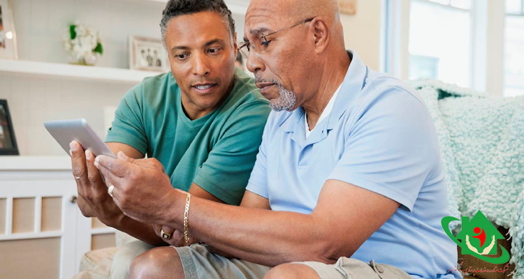 تحول دیجیتال در مراقبت از سالمندان: نقش فناوریهای نوین در خدمات پرستاری در منزل در سال 2025