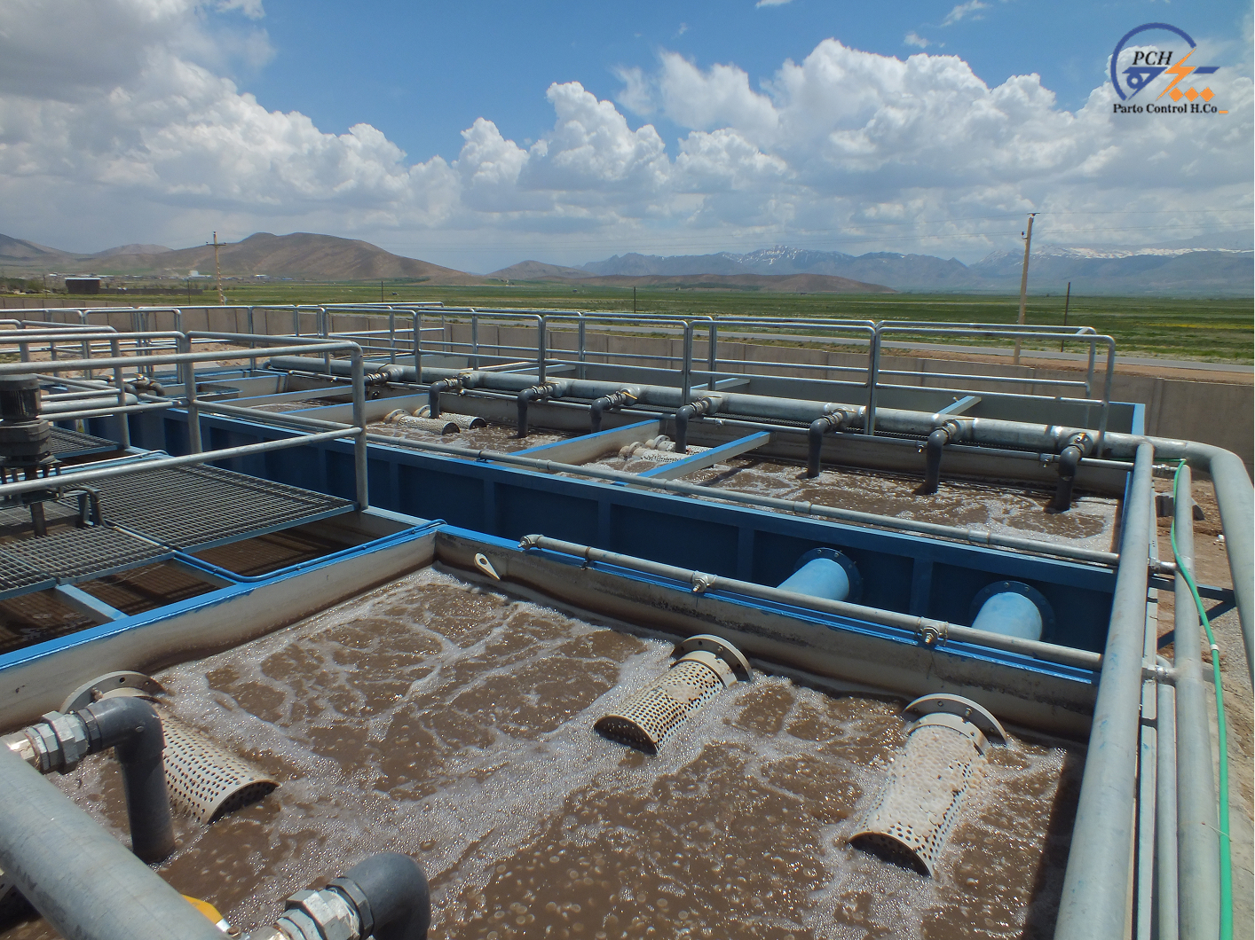 برای صنایع، بیمارستان‌ها و مجتمع‌های تجاری، انتخاب سیستم تصفیه فاضلاب فراتر از یک خرید ساده است؛ یک تصمیم بلندمدت درباره:  امنیت عملیاتی  انطباق با استانداردهای محیط زیست  کاهش هزینه‌های انرژی  پایداری عملکرد  و کاهش ریسک‌های قانونی  پکیج‌های فایبرگلاس FRP، با گارانتی ۵۰ ساله سازه، قیمت مناسب، قابلیت نصب سریع، فرآیندهای پیشرفته و خروجی استاندارد، راهکاری ایده‌آل برای مجموعه‌هایی هستند که کیفیت، دوام و رعایت استاندارد برای‌شان اهمیت دارد.