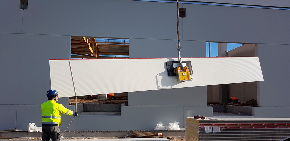 نحوه نصب ساندویچ پانل؛ راهنمای دقیق برای نصب پانل دیواری و سقفی