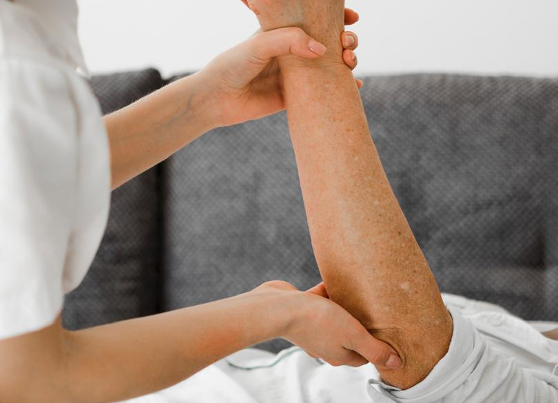 ماساژ درمانی برای آرنج تنیس بازان