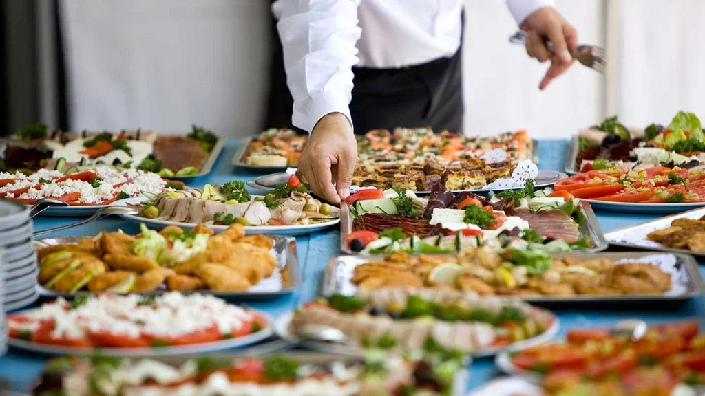 سفارش انگلیسی غذا در سفرهای بین‌المللی