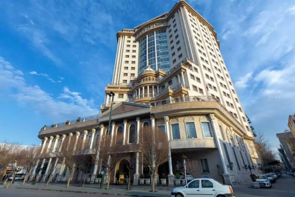 بررسی تفاوتهای هتلهای اقتصادی و لوکس در مشهد